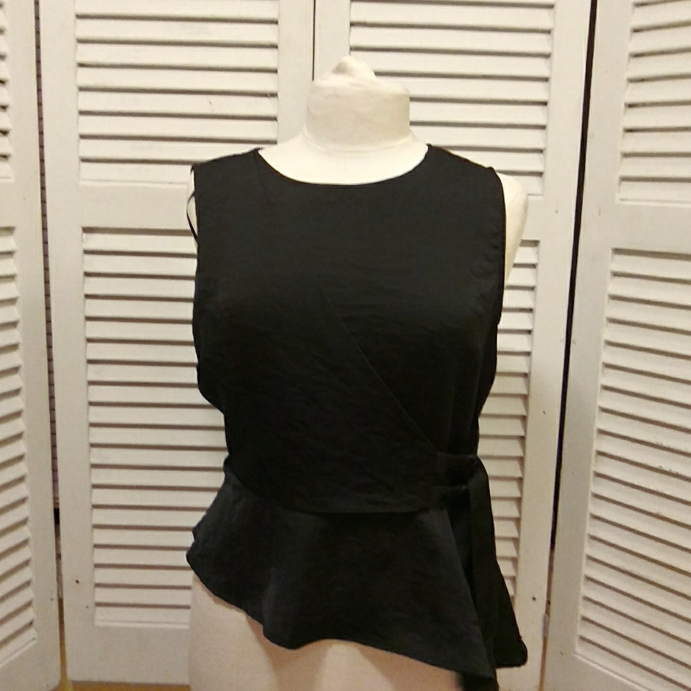 Vince camuto fancy top